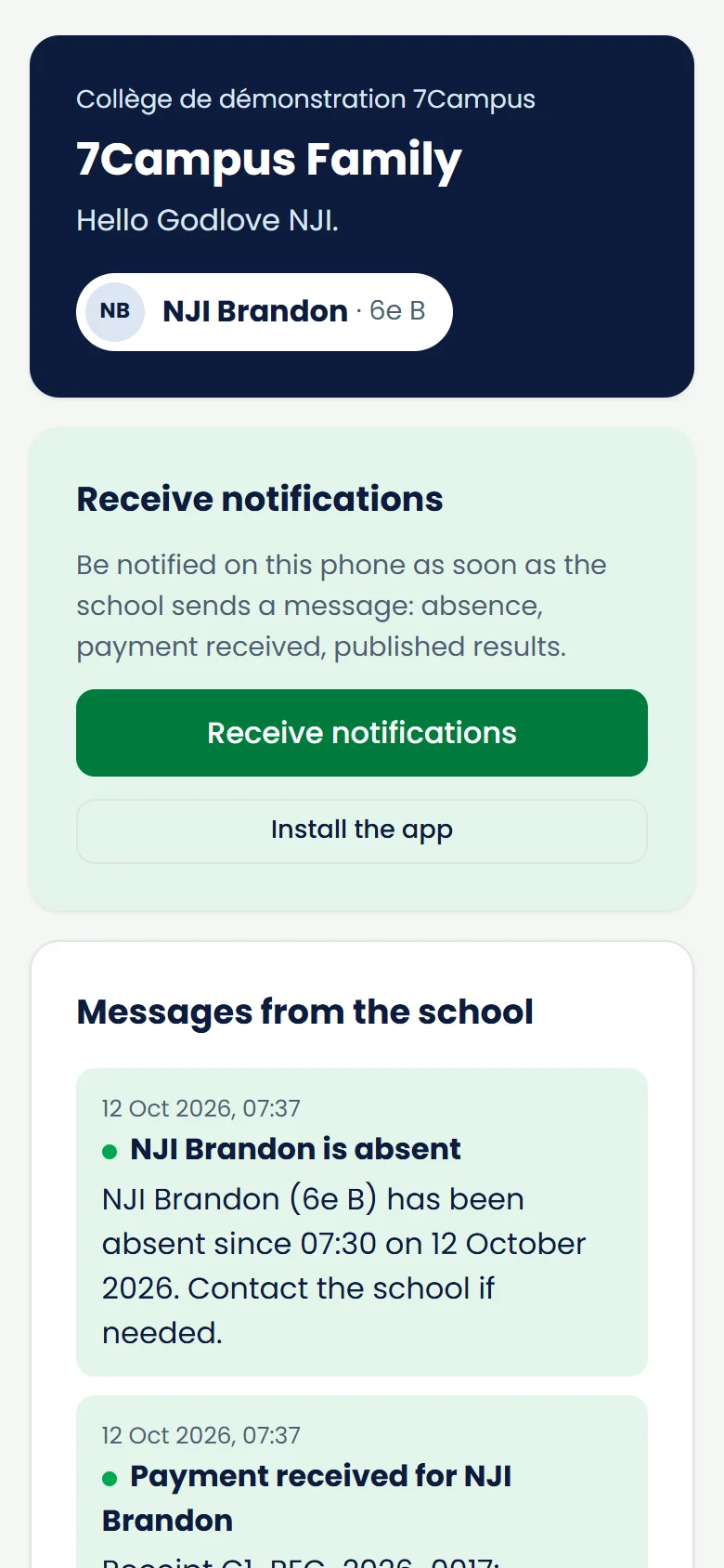 7Campus Family on a phone: absence and payment messages